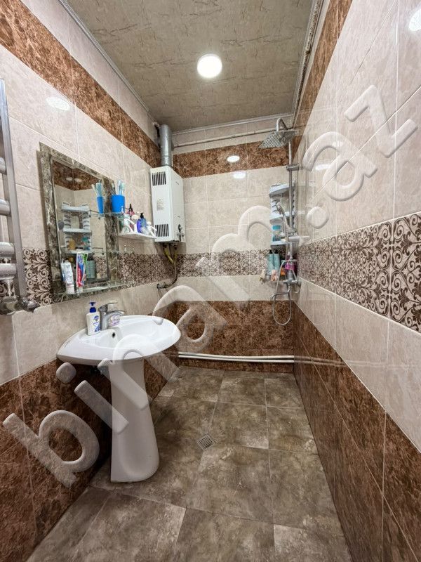 For sale: 2-room apartment (old building), 60 m² — Mənzil, Bakı (3)