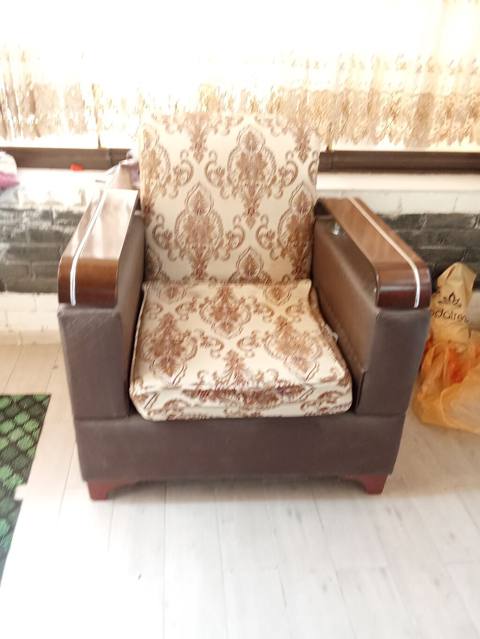 Qonaq otağı üçün yumşaq mebel dəsti. Dəst 1 ədəd üçyerlik divan və 2 — Сумгайыт