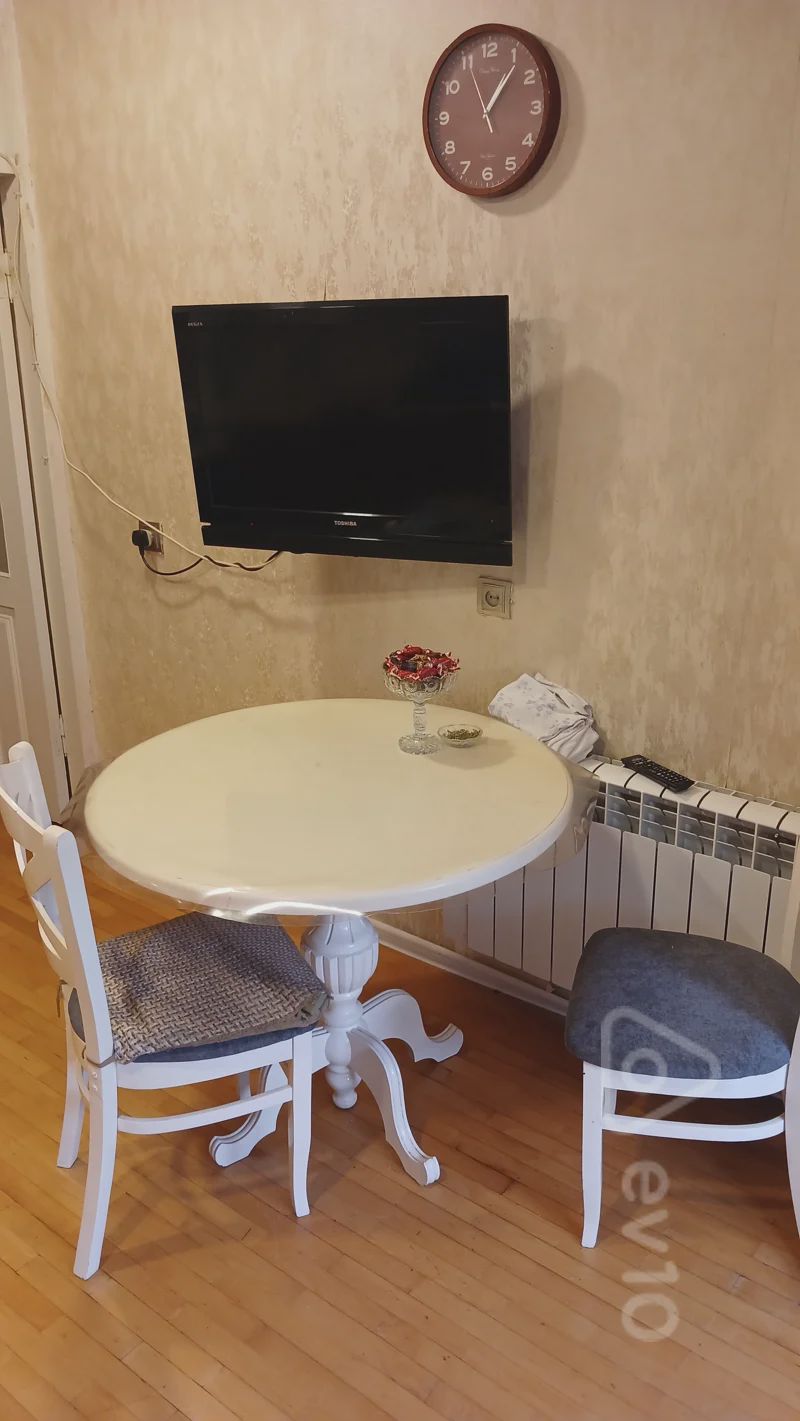 For sale: 2-room apartment (old building), 65 m² — Mənzil, Bakı (8)