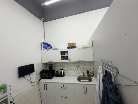 Ofis və ya iş məkanı üçün uyğun kiçik mətbəx sahəsi. Ağ rəngli mətbəx — 600 ₼ · Baku · Mətbəx mobilyası Ofis və ya iş məkanı üçün uyğun kiçik mətbəx sahəsi. Ağ rəngli mətbəx — Baku