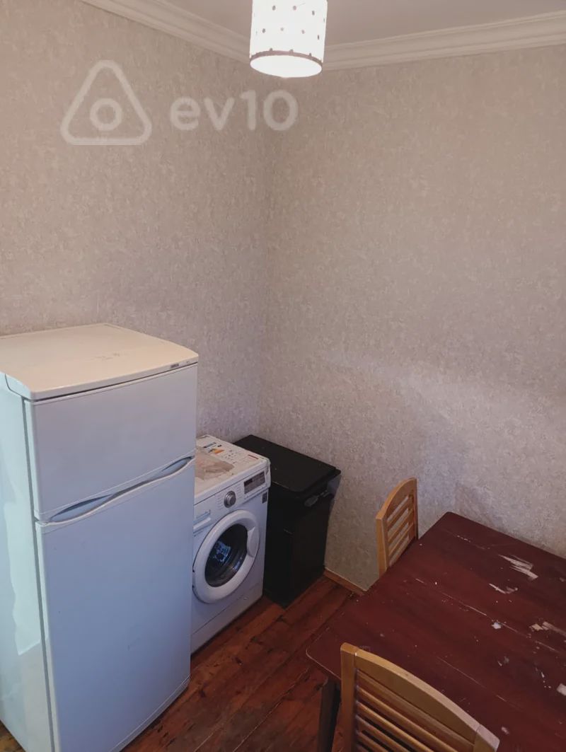 For sale: 2-room apartment (old building), 35 m² — Mənzil, Bakı (5)