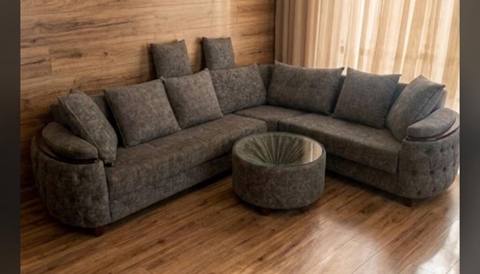 Künc divan satılır. Pufik daxildir. Ölçüsü: 320 x 260 sm Rəngi: boz — Baku
