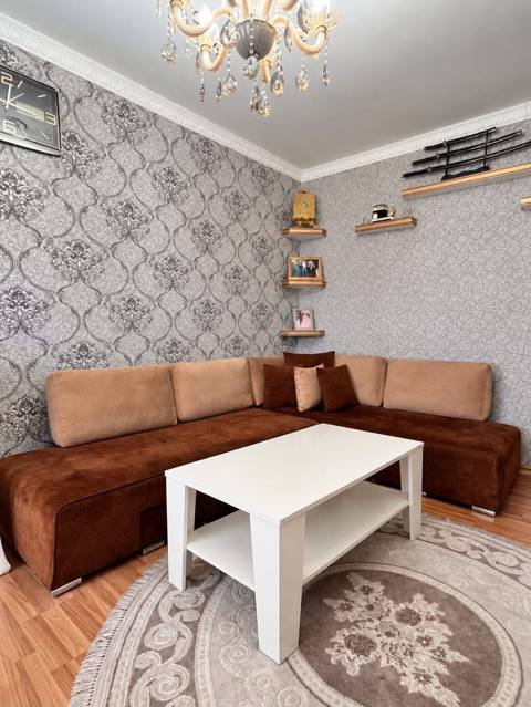 Divan acilir yataq olur .480₼ satilir .Unvan Qaradag ray — Xəyalə — Эмерек