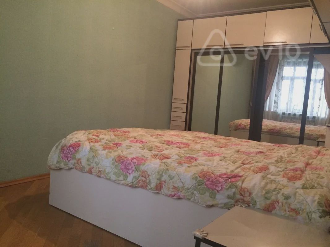 For sale: 4-room apartment (old building), 105 m² — Mənzil, Bakı (6)