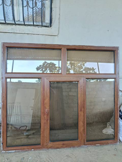 PVC pəncərə sistemi, qəhvəyi ağac naxışlı profildə. Böyük ölçüsu — 110 ₼ · Баку · Pəncərələr, qapılar, balkonlar PVC pəncərə sistemi, qəhvəyi ağac naxışlı profildə. Böyük ölçüsu — Баку