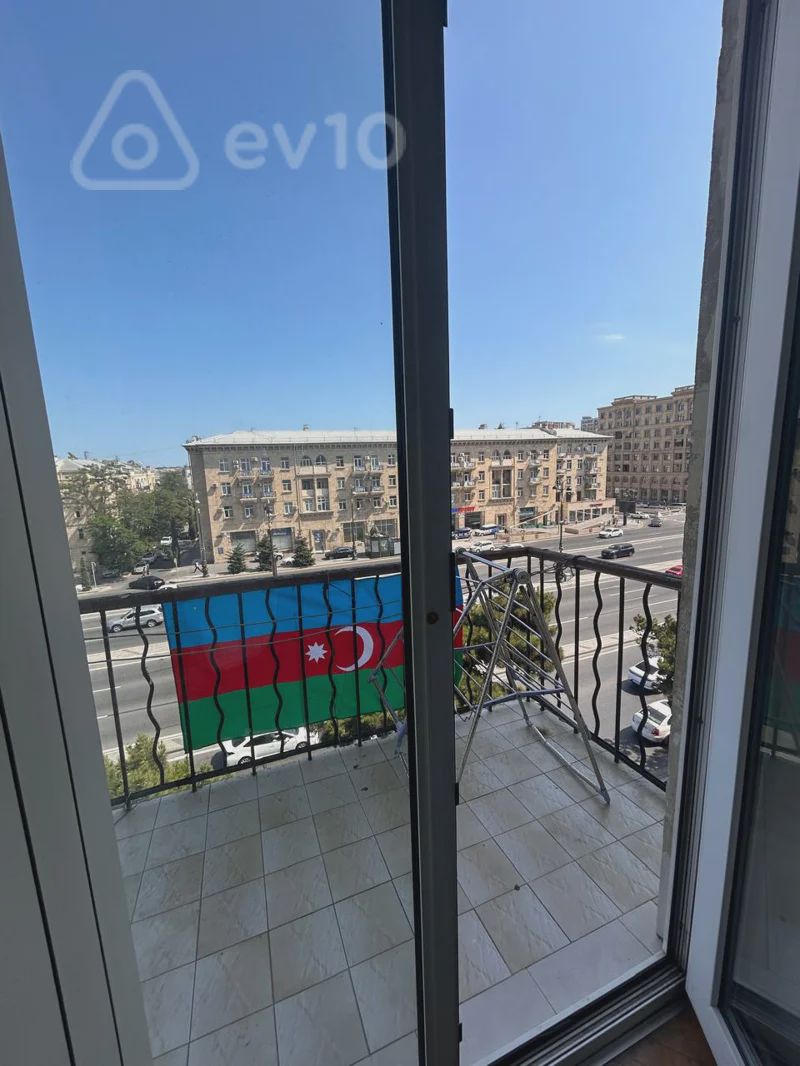 For sale: 3-room apartment (old building), 80 m² — Mənzil, Bakı (10)