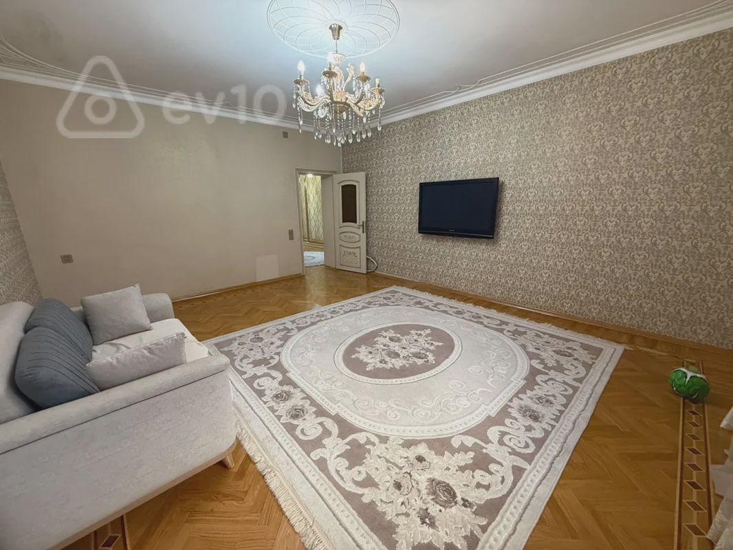 For rent: 3-room apartment (old building), 110 m² — Mənzil, Bakı