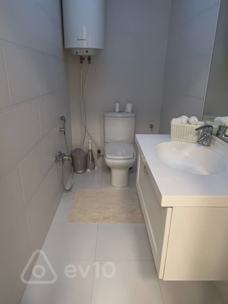 For sale: 3-room apartment (new building), 135 m² — Mənzil, Bakı (11)