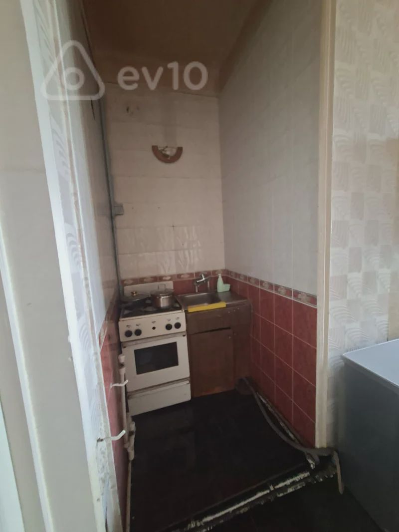 For sale: 1-room apartment (old building), 32 m² — Mənzil, Bakı (8)