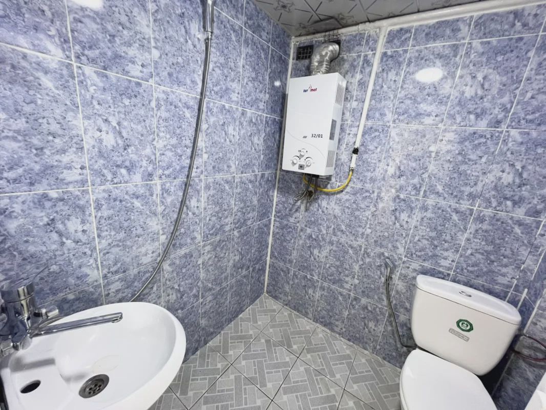 For sale: 1-room apartment (old building), 32 m² — Mənzil, Bakı (11)