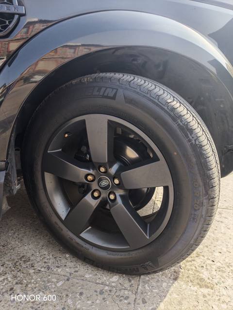 Land Rover üçün 20 düymlük disk və təkər komplekti. Şəkillərdə — 900 ₼ · Baku · Diskləri Land Rover üçün 20 düymlük disk və təkər komplekti. Şəkillərdə — Baku