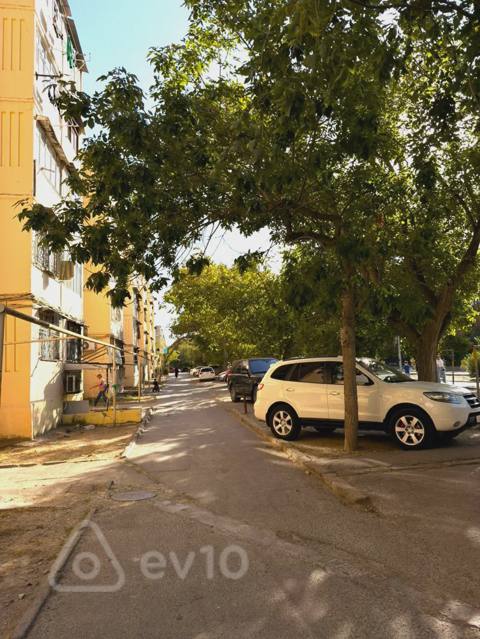 2 otaqlı mənzil, 50 m², Neftçilər m.R.Rüstəmov küç — Baku