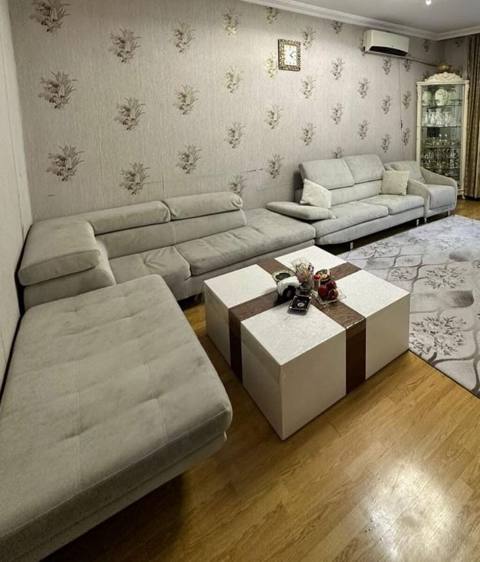 Turkiye istehsali iki divan iki kreslo dəsti 700₼. Ünvan Həzi — Furniture