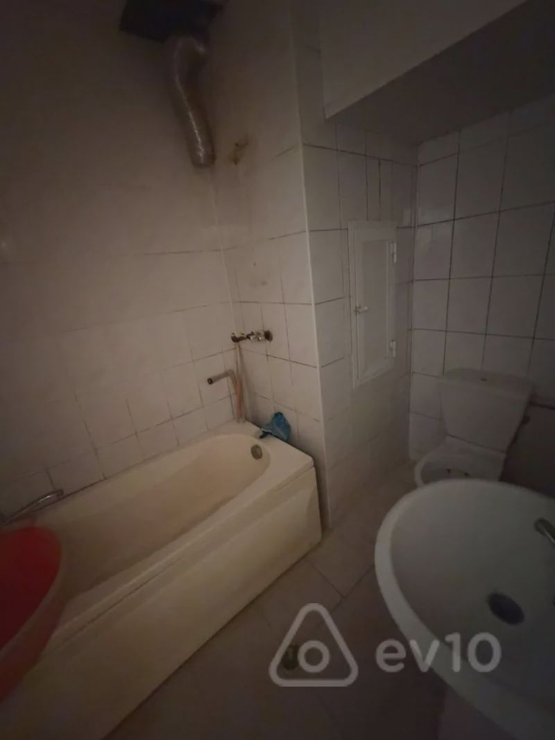 For rent: 2-room apartment (old building), 60 m² — Mənzil, Bakı (7)