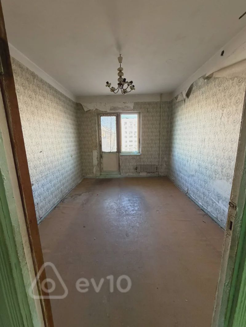 For sale: 4-room apartment (old building), 100 m² — Mənzil, Bakı (2)
