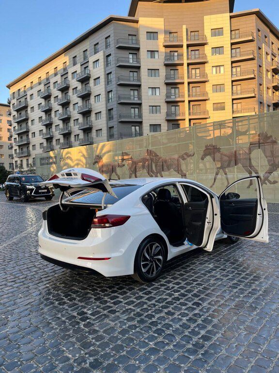 Hyundai Avante, 1.6 L, 2016, 425 000 km — Avtomobillər, Bakı (9)
