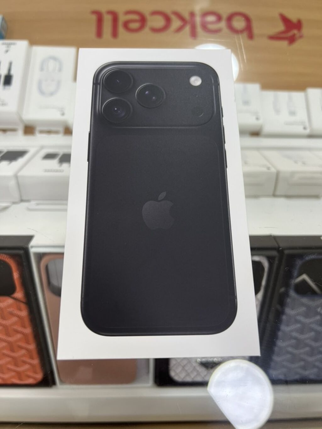 IPhone 18 Pro, 256 GB, Bordo, Simsiz şarj — Apple iPhone, Bakı (3)