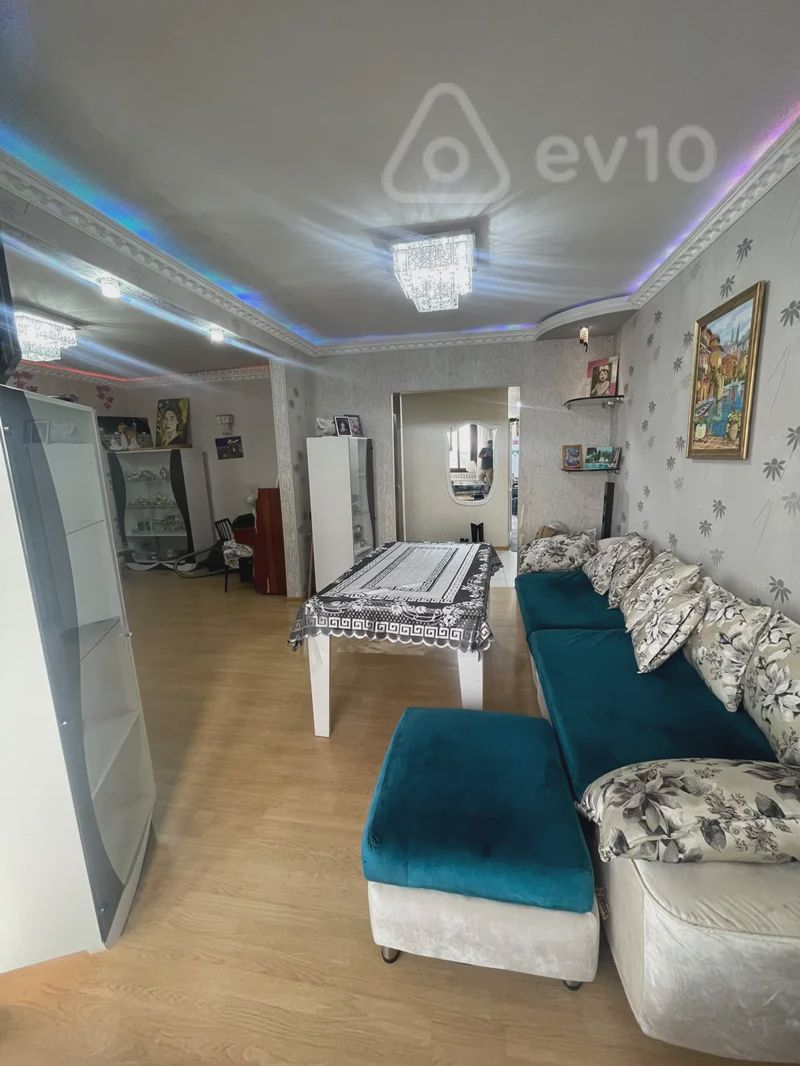 For sale: 4-room apartment (old building), 100 m² — Mənzil, Bakı (5)