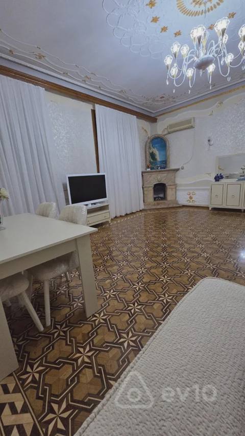 3 otaqlı mənzil, 100 m², Mustafa Topçubaşov küç. 23 — kirayə — Bakı