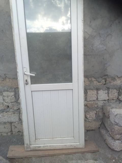PVC şüşəli qapı - Material: ağ rəngli PVC profil - Yuxarı hissə — Baku