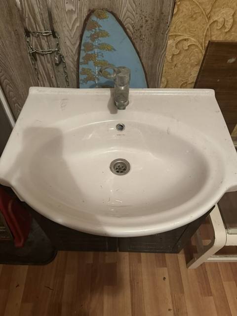 Hamam üçün dolablı rakovina dəsti - Üst hissə: keramik oval rakovina — Баку