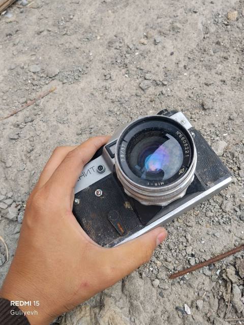 Sovet istehsalı "Zenit-ET" film kamerası satılır. Üzərində MIR-1 — Goranboy