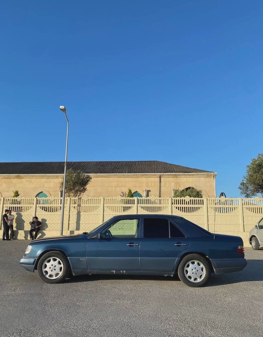 Mercedes E 280 4MATIC, 1993 il, 550000 km, 142 L 10-MM-403 — Avtomobillər (4)