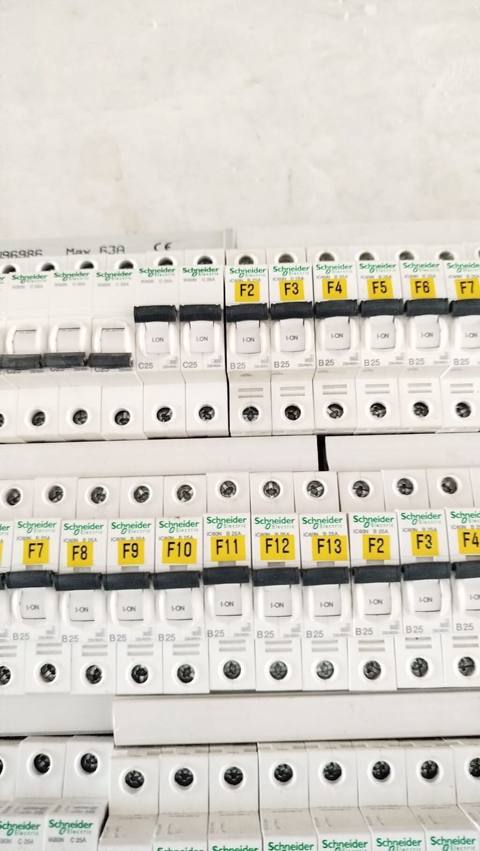 Schneider Electric Elektrik avtomat, 1 faza — Baku