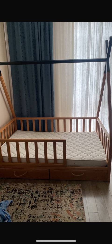 Usaq carpayisi 130 Azn. Ideal veziyyetde. Matras var. Unvan Qarayev — Furniture