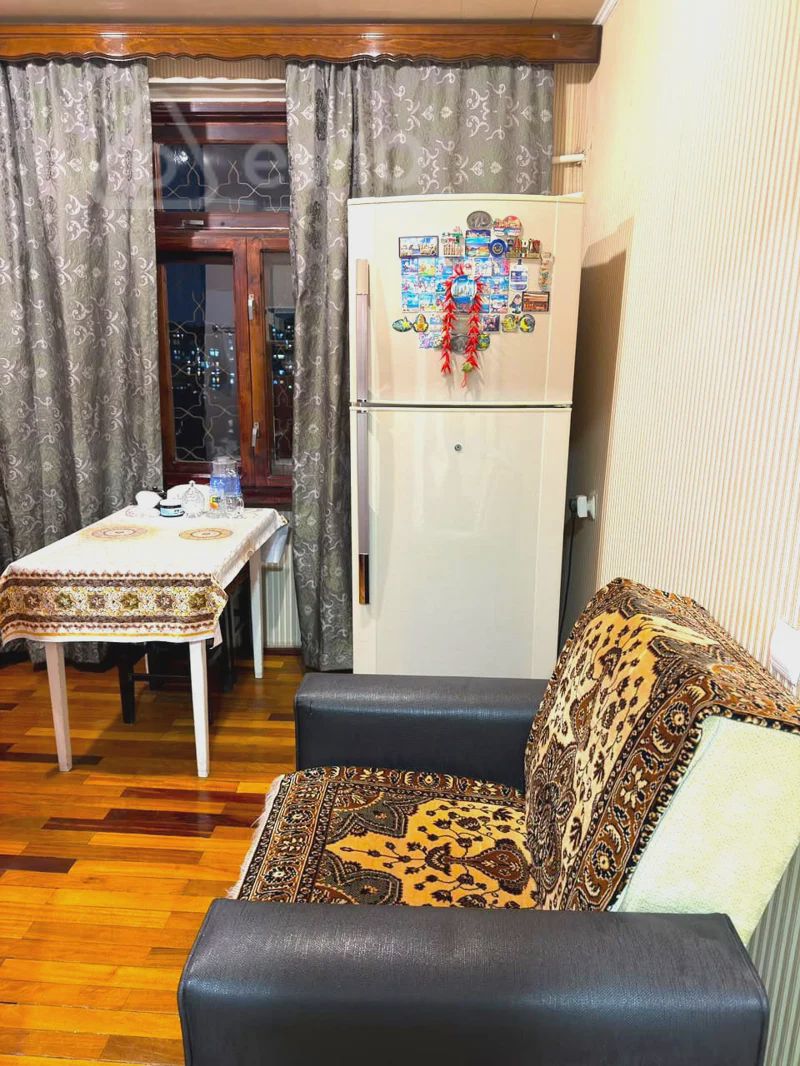 For sale: 2-room apartment (old building), 60 m² — Mənzil, Bakı (11)