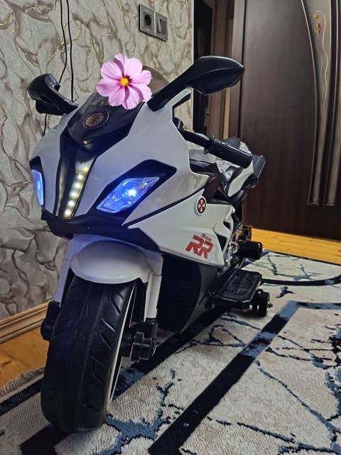 Uşaq üçün elektrik motosikleti – sport dizayn, S1000 RR üslubu — Баку