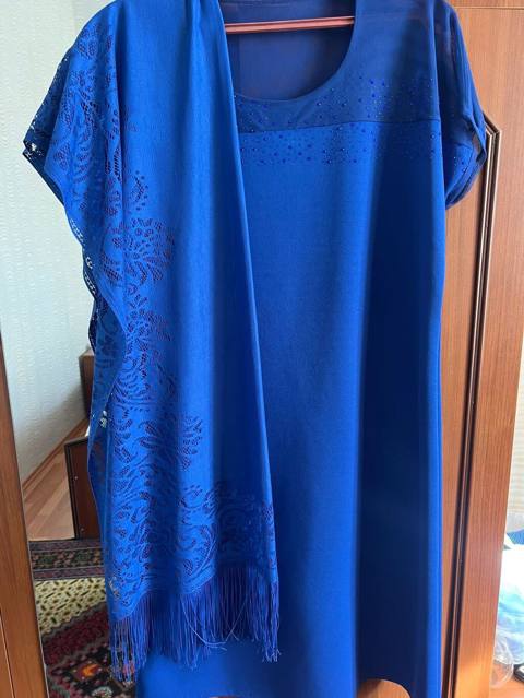 10 manata şərflə birlikdə satılır. L-XL razmer — Bakı
