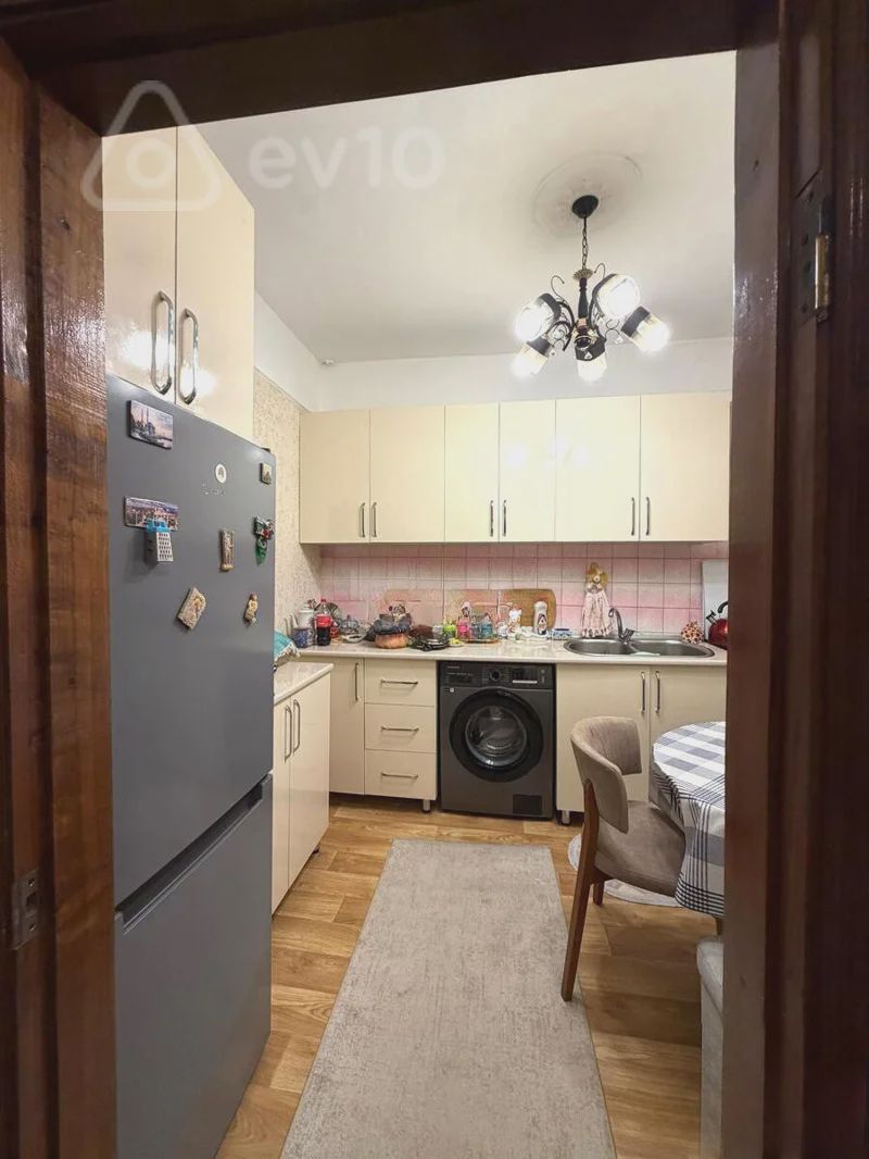For sale: 2-room apartment (old building), 70 m² — Mənzil, Bakı (5)