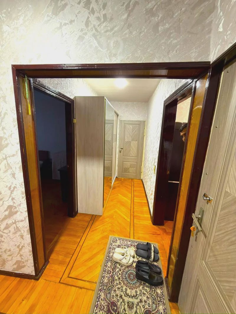 For sale: 2-room apartment (old building), 60 m² — Mənzil, Bakı (9)
