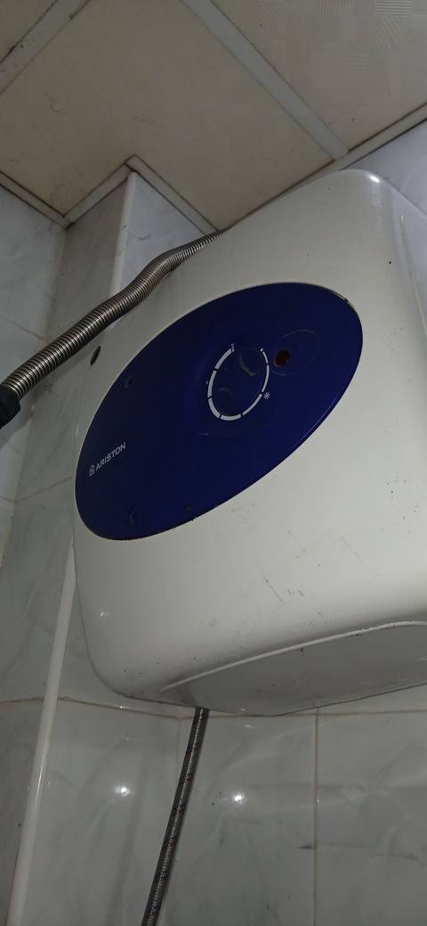 Ariston elektrik su qızdırıcısı (divara asılan, çən tipli) — 50 ₼ · Баку · Su qızdırıcılar Ariston elektrik su qızdırıcısı (divara asılan, çən tipli) — Баку