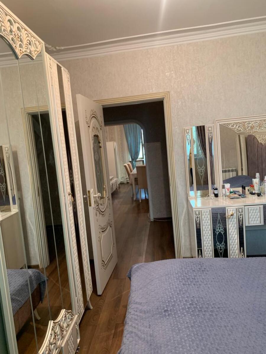 For sale: 3-room apartment (old building), 72 m² — Mənzil, Bakı (3)