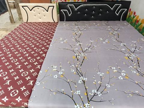 Taxtlar Təzə Kravatlar Hazirlari Var Rəng Seçimi Var — Баку