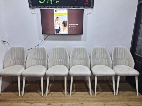 Endirim olundu‼ 6 ədəd stul satılır 300₼. yenidi heç bir problemi — Баку