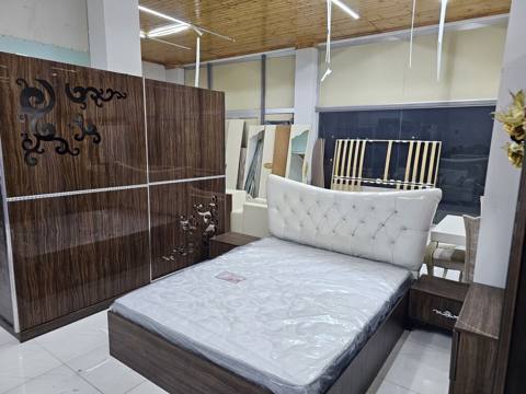 *Yataq desti* Qıymet 645 azn *Catdırlma pulsuz* Matras teze — Уктоочу бөлмө эмерек топтомдору