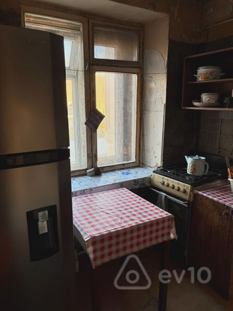 For sale: 2-room apartment (old building), 50 m² — Mənzil, Bakı (2)