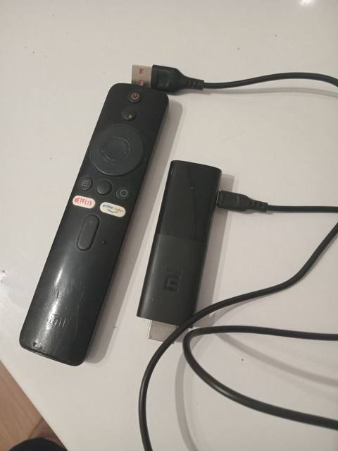 Xiaomi Mi TV Stick (Android TV) – pult və aksessuarları ilə - Kompakt — Агдам