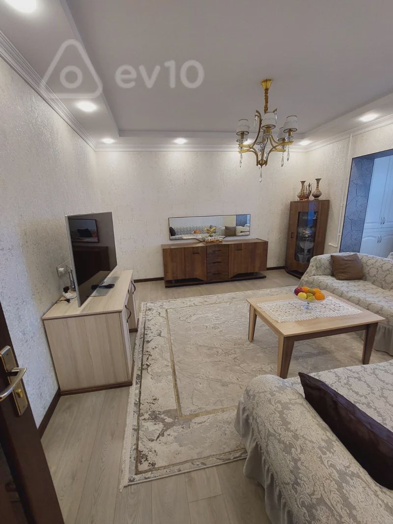 For sale: 4-room apartment (old building), 120 m² — Mənzil, Bakı (7)