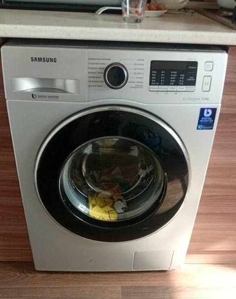 Samsung paltaryuyan 7kg.qiymet 250 man.tam islek koc sebebile — Sumqayıt