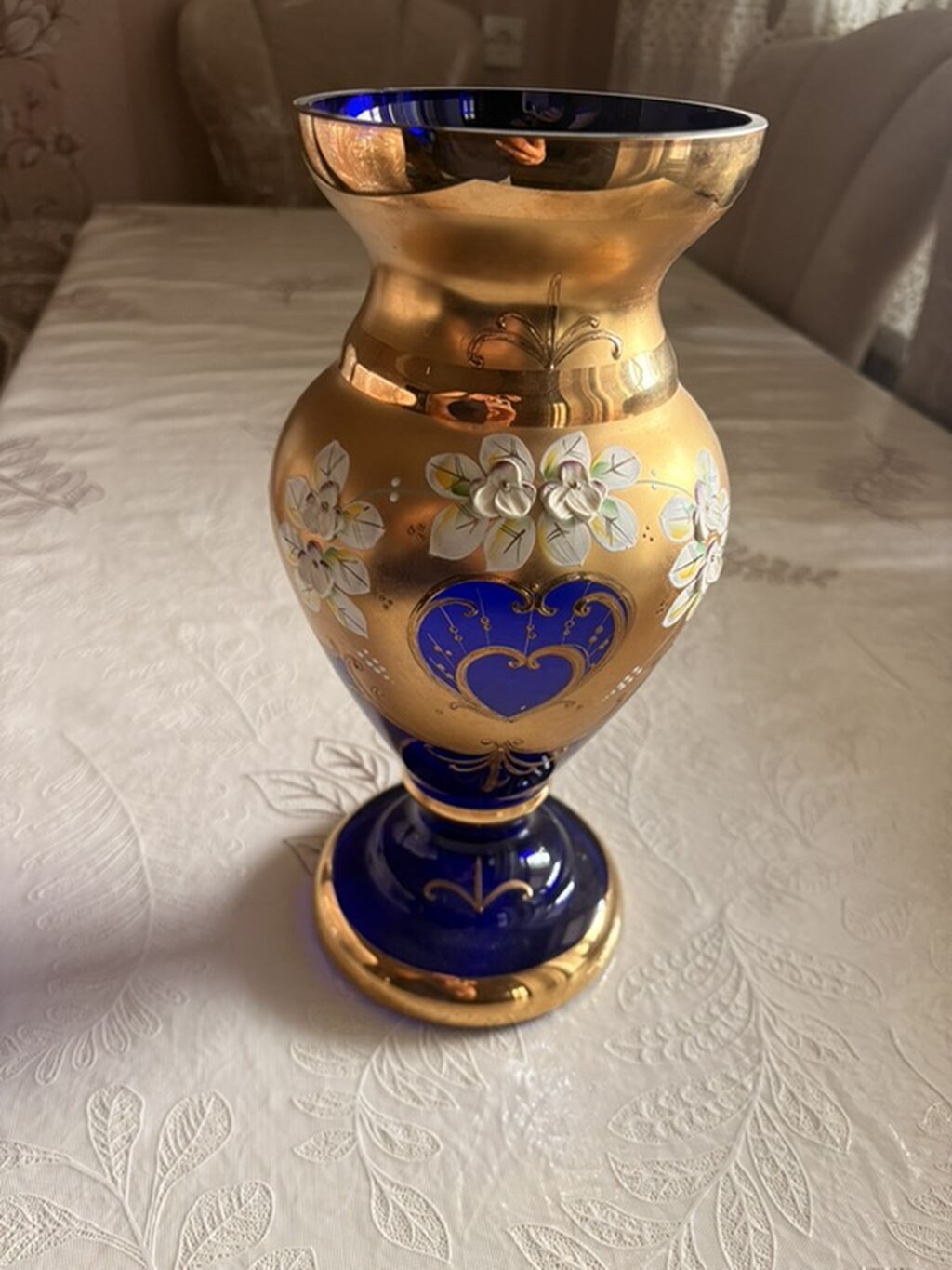 Bir vaza, Bogem şüşəsi — Vaazalar, kreslolar, süni çiçəklər, Xırdalan (2)