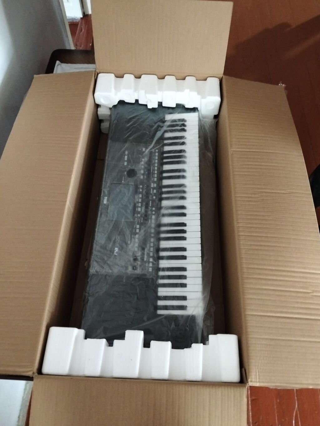 Korg Pa600 Professional Arranger sintezator Xüsusiyyətlər: - 61 ədəd