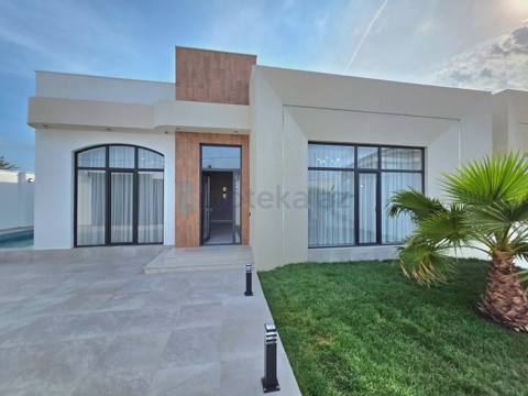Satılır: 4 Otaq, Bağlar, Xəzər r., Şüvəlan q., 140.00 m² — 245 000 ₼ · Shuvalan · Torpaq Satılır: 4 Otaq, Bağlar, Xəzər r., Şüvəlan q., 140.00 m² — Shuvalan
