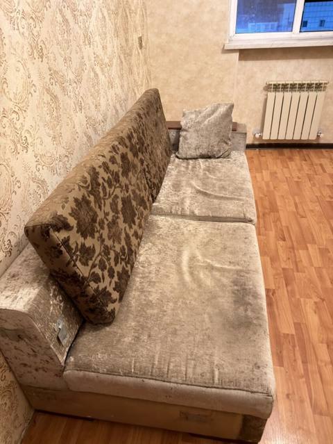 Künc tipli yumşaq divan - Rəng: açıq bej/şampan tonlarında məxməri — Furniture