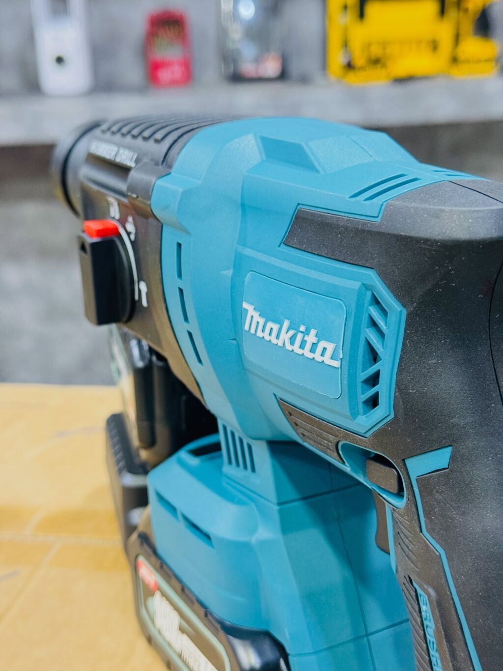 Makita simsiz perforator – Hammer Drill - Güc mənbəyi: Li-ion — Perforatorlar, Masazır (2)
