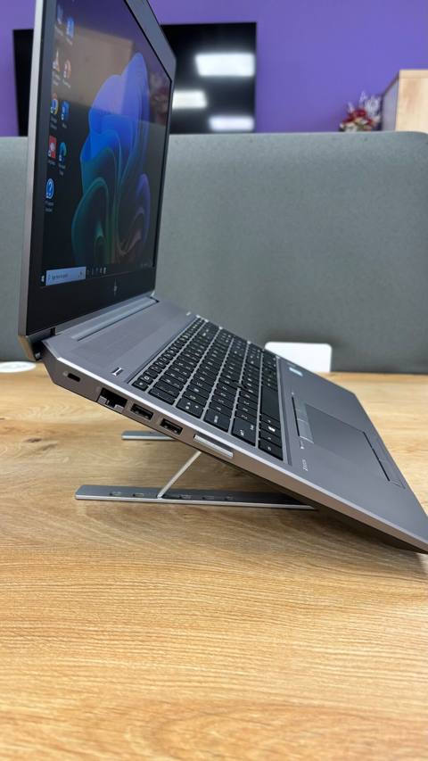 HP ZBook 15 G5 mobil iş stansiyası - Ekran: 15.6" Full HD, mat səth — Баку