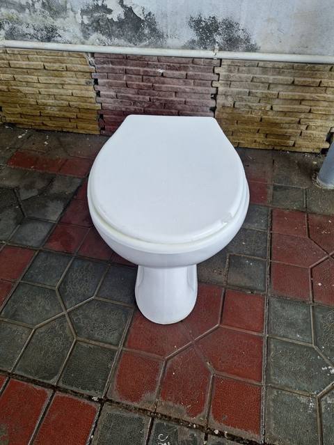 İşlənmiş, Unitaz, Baçokdan ayrı, Kredit yoxdur, Zəmanətsiz, Ünvandan götürmə — 35 ₼ · Ganja · Tualetlər İşlənmiş, Unitaz, Baçokdan ayrı, Kredit yoxdur, Zəmanətsiz, Ünvandan götürmə — Ganja